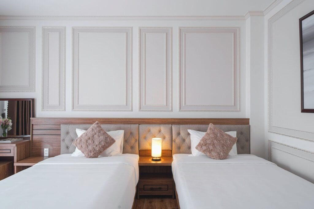 Phòng đôi tại khách sạn 3 sao Đà Lạt Roof Hotel