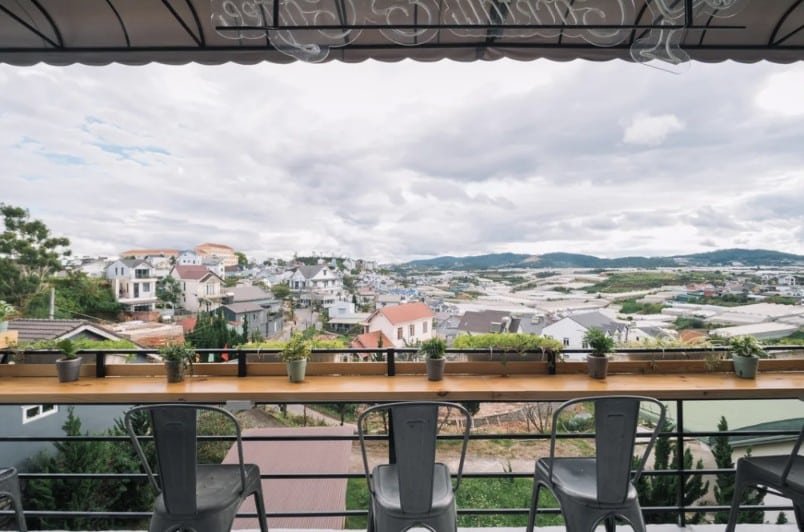 Góc cà phê chill tại An Phú House Homestay Giá Rẻ Đà Lạt