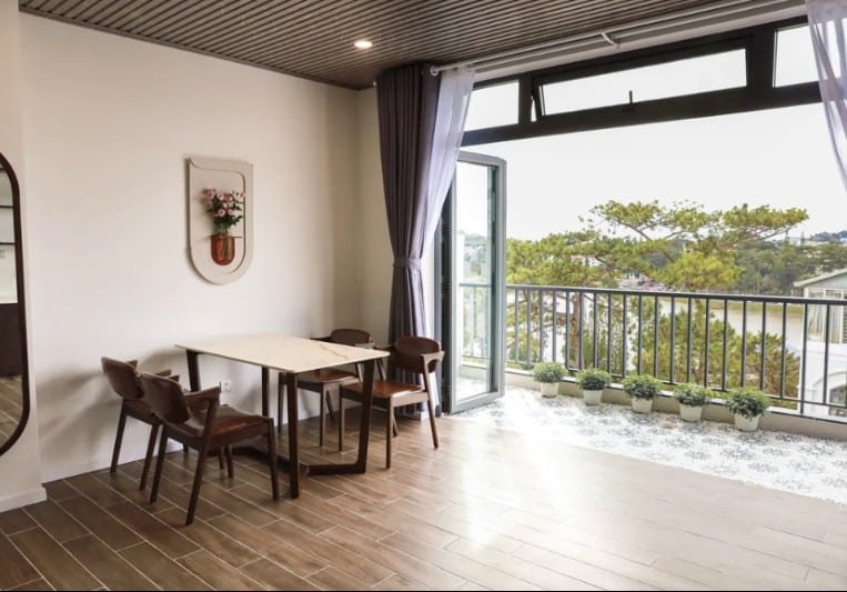 khách sạn 2 sao view hồ xuân hương