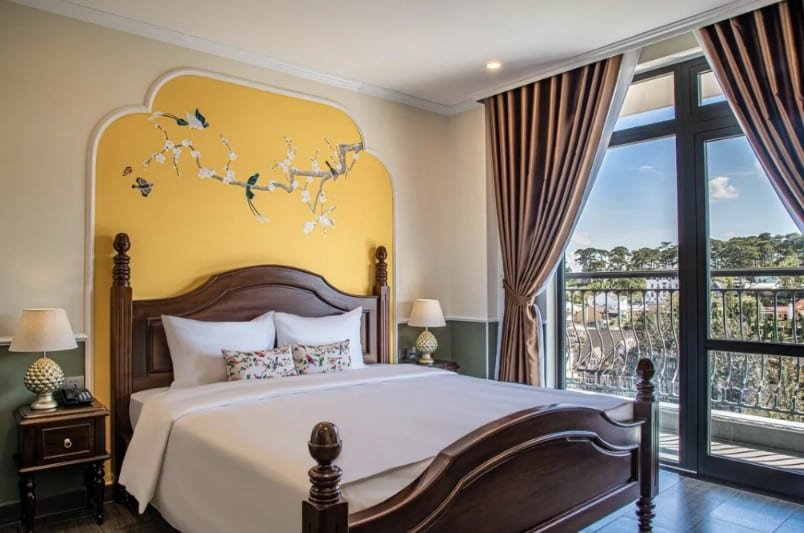 Phòng đơn view đẹp tại khách sạn 2 sao Đà Lạt Charlie Mansion